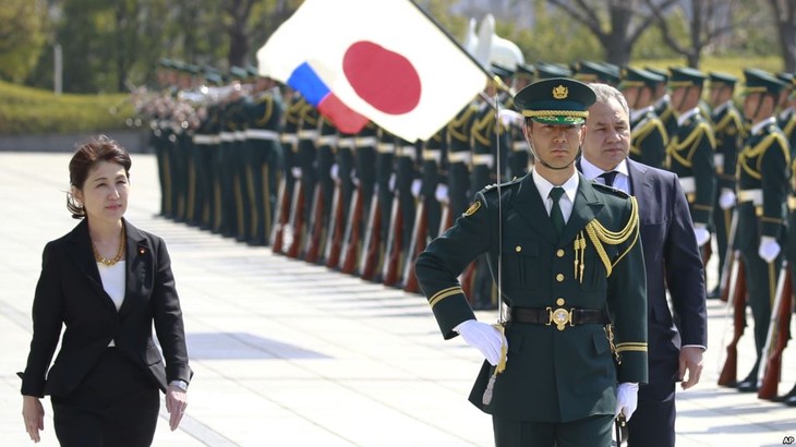 Japan and Russia hold talks on security and territorial dispute - ảnh 1
